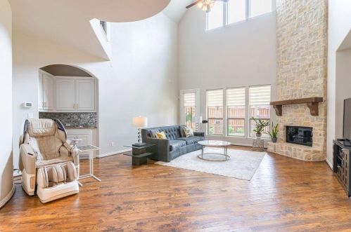 2775 Enclave Dr, Frisco TX 75034-0742 exterior