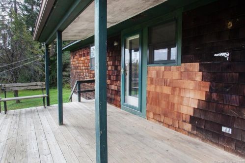 136 Hl Rd, Torrington CT 06790-5834 exterior