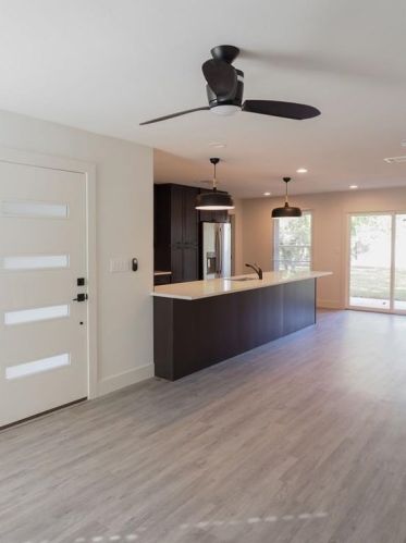 7503 Eastcrest Dr, Austin TX  78752-1407 exterior