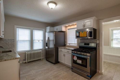 139 Berkshire Ave, Springfield MA  01109-1749 exterior