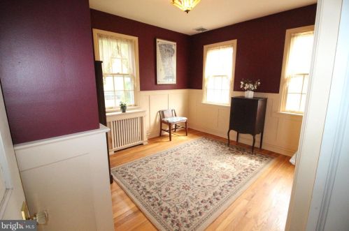 949 Old Bethlehem Rd, Quakertown PA 18951-3374 exterior