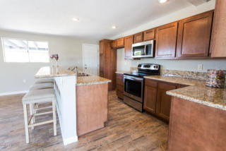 9220 Creek St, Tucson, AZ 85730-2124