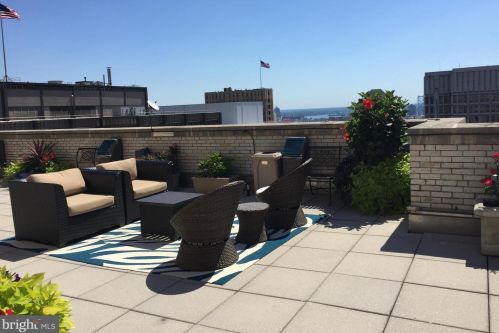 1600 Arch St, Philadelphia PA 19103-2028 exterior