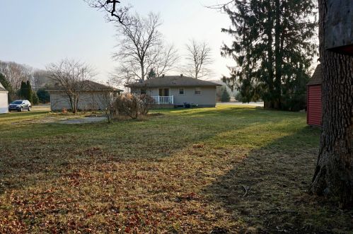 1800 Fenner Rd, Meskegon MI 49445-1906 exterior