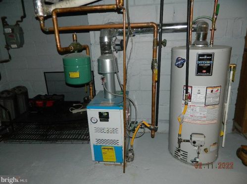 34 Dean Ave, Trenton NJ 08618-5201 exterior