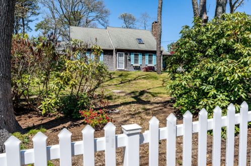 35 Kettle Hole Rd, Eastham, MA 02642-2130