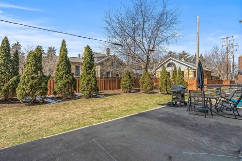 1220 Locust St, Milwaukee WI 53212-2642 exterior