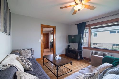 45 Grover St, Providence RI 02909-5209 exterior