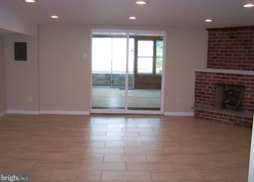 3399 Keswick Rd, Philadelphia PA 19114-1609 exterior