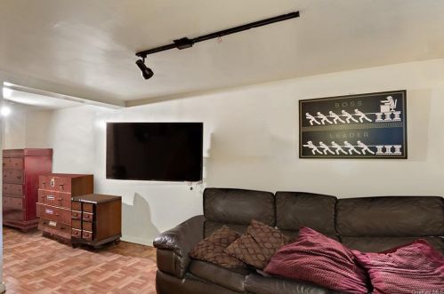 4140 Murdock Ave, Bronx NY 10466-2114 exterior