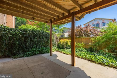 8 Chapman St, Alexandria VA 22301-2501 exterior