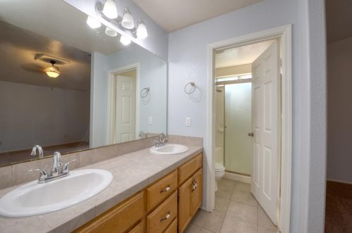 3927 Paula Ct, Turlock CA  95382-8507 exterior