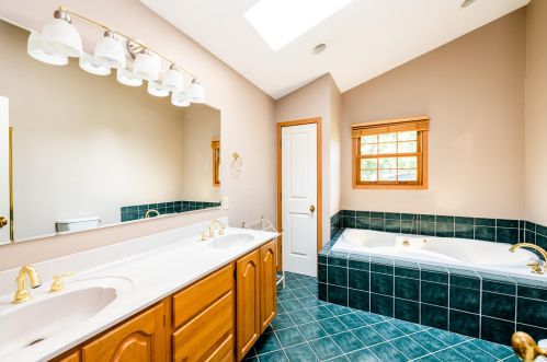 402 Lk St, Berrien Springs MI 49103-1220 exterior