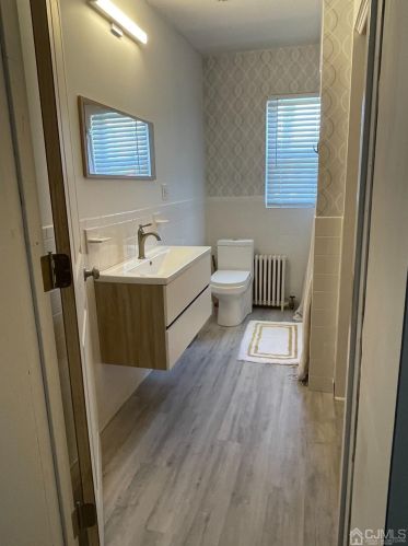 21 Douglas St, Perth Amboy NJ 08863-2205 exterior