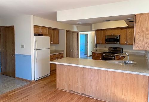 1114 Rosewood St, Joliet IL 60404-9412 exterior