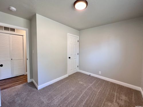 10227 Zinnia Way, Sandy UT 84094-4459 exterior