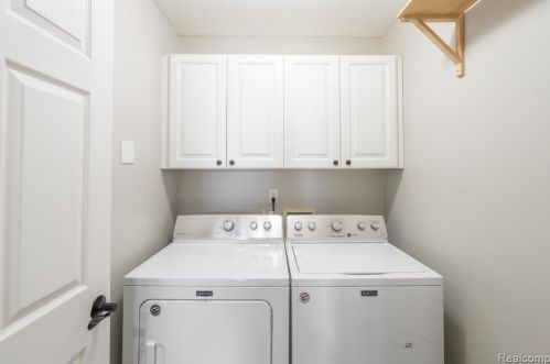 5308 Brookemonte Cir, Rochester MI 48306-5013 exterior