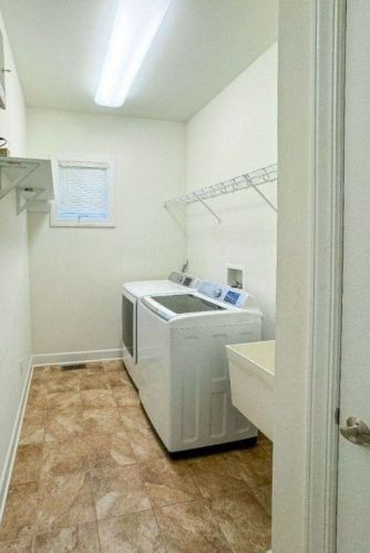 1531 Biltmore Ln, Pittsburgh PA 15217-4501 exterior