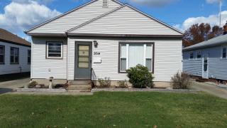 3014 Ctr Dr, Cleveland OH  44134-4608 exterior
