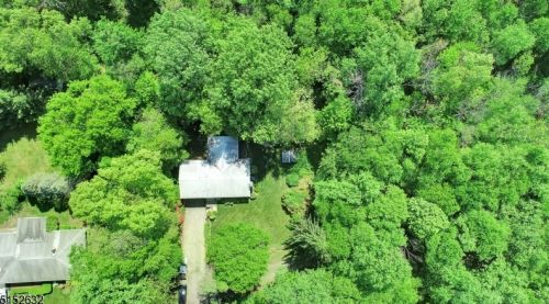 25 Birch Rd, Kinnelon, NJ 07405-2504