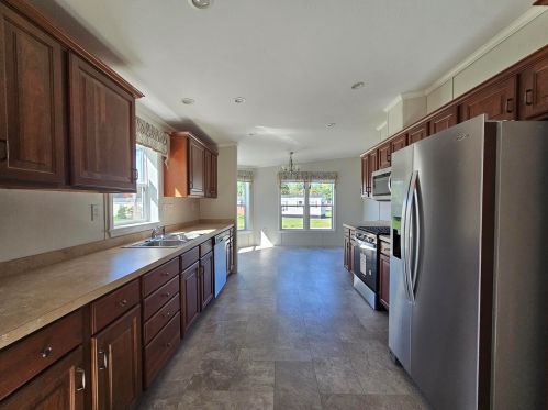 10 Emperor Dr, Concord NH  03303-4123 exterior