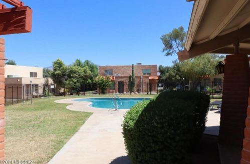 6509 Calle La Paz, Tucson AZ  85715-4045 exterior