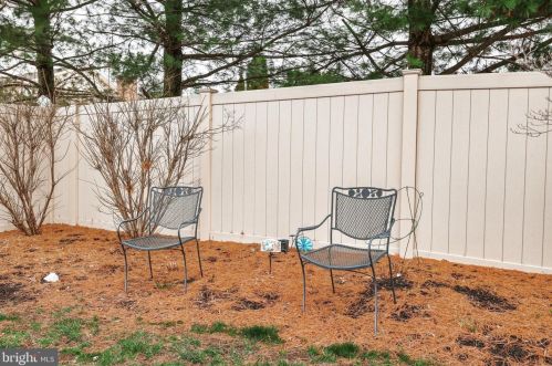 409 Chapelwood Dr, Hanover PA  17331-5232 exterior