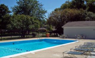 145 Walnut Dr, Saint Charles IL  60174-1597 exterior