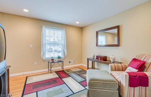 57 Francis St, Iselin NJ 08830-1121 exterior