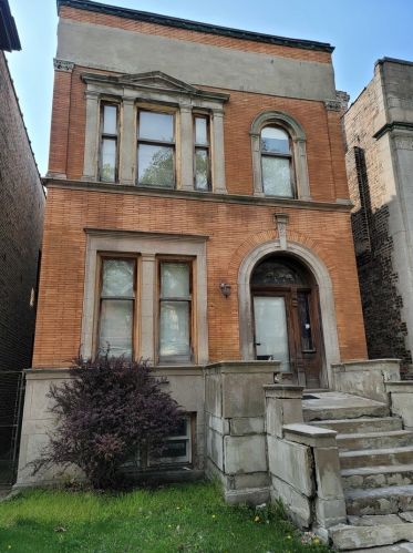 4910 Washington Park Ct, Chicago, IL 60615-2304