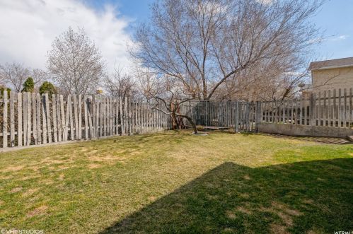 6499 Lotus Way, Taylorsville UT 84081-4307 exterior