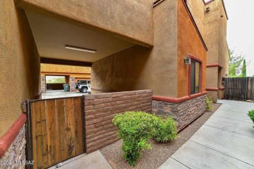 8647 Placita De Las Tarascas, Tucson AZ  85710-6260 exterior