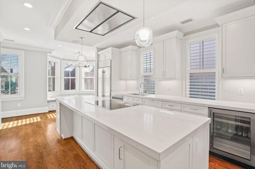 420 3rd St, Washington DC  20003-1930 exterior