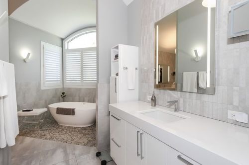 6508 Oakwood Mnr Dr, Bull Valley IL 60012-1196 exterior