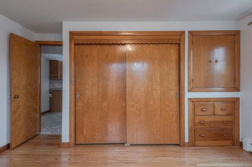 24 Cedric Ave, Derby CT 06418-1009 exterior