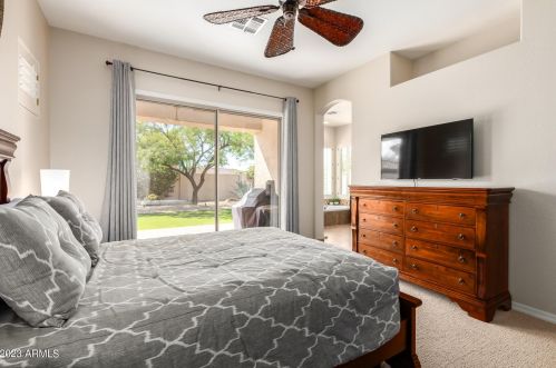 5255 Estevan Rd, Phoenix AZ 85054-7116 exterior