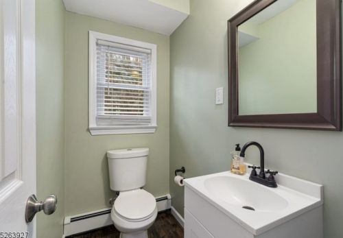 156 Kinnelon Rd, Kinnelon NJ  07405-2336 exterior