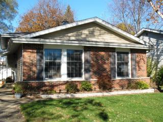 1301 Elm St, Wheaton, IL 60189-6745
