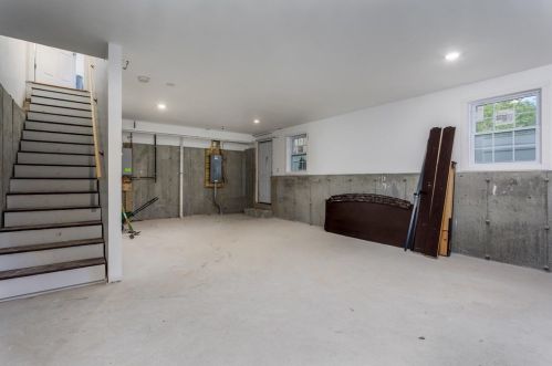 15 Warner Ave, Worcester MA  01604-3129 exterior