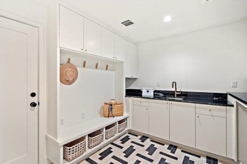 4211 Burney Dr, Austin TX 78731-1207 exterior