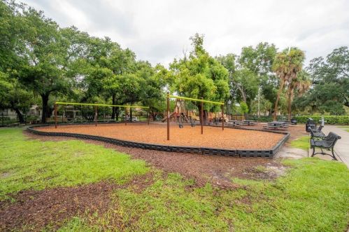 406 Oregon Ave, Tampa FL 33607-2803 exterior