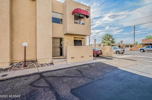 102 Pastime Rd, Tucson, AZ 85705-3348