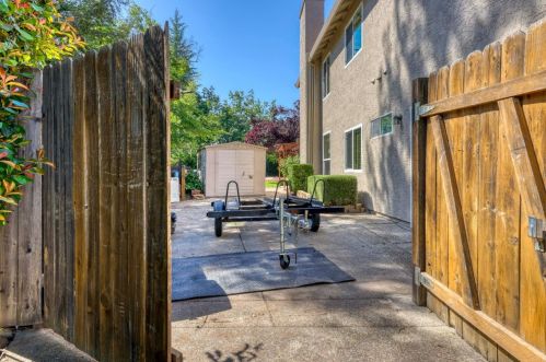 127 Conductor Way, Folsom CA 95630-8022 exterior