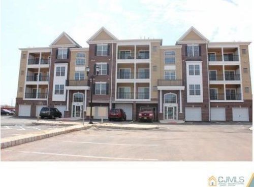 643 Doral Ct, Piscataway NJ  08854-6706 exterior