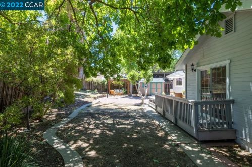 1126 Crowe Pl, Concord CA 94518-1712 exterior