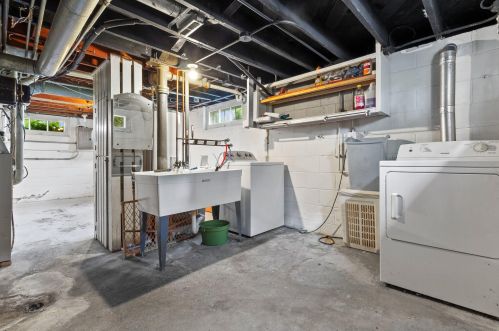 2954 55, Milwaukee WI 53219-3348 exterior