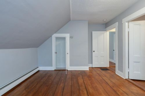 36 Charles St, Concord NH  03303-1528 exterior