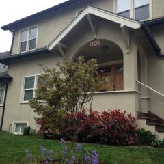 1342 68th St, Seattle WA  98115-6746 exterior