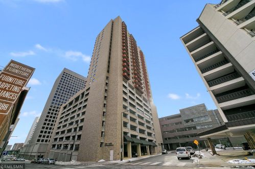 66 9th St, Saint Paul MN 55101-4700 exterior