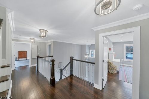 70 Cathedral Ave, Florham Park NJ 07932-2521 exterior